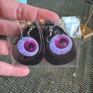 NIB eyeball dangle earrings